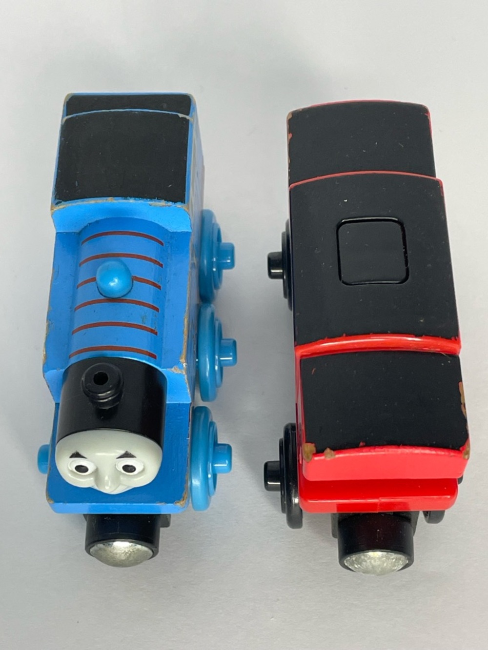 Thomas And Friends 2012 Wood Thomas and Musical Caboose Works Magetic - Picture 3 of 14